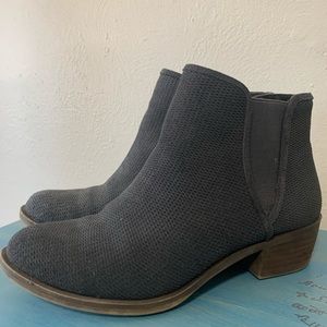 Grey Kensie booties perfect for fall!